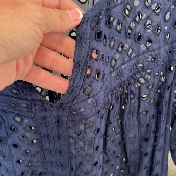 The best top ever - such fun with white shorts - Picture 2 of 6